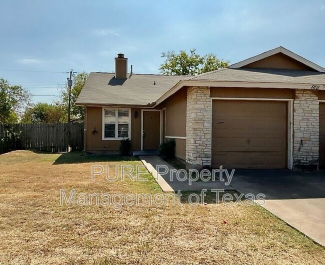 Building Photo - 801 Country Aire Dr Unit A