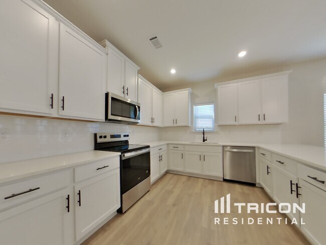 Photo - 635 Cantrell Dr