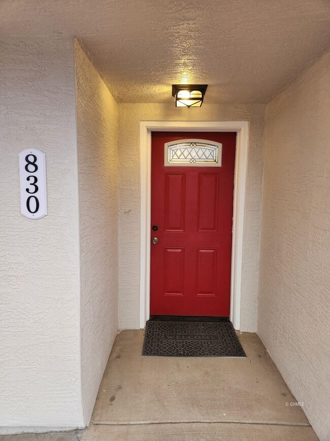 Photo - 830 W Stirrup Dr