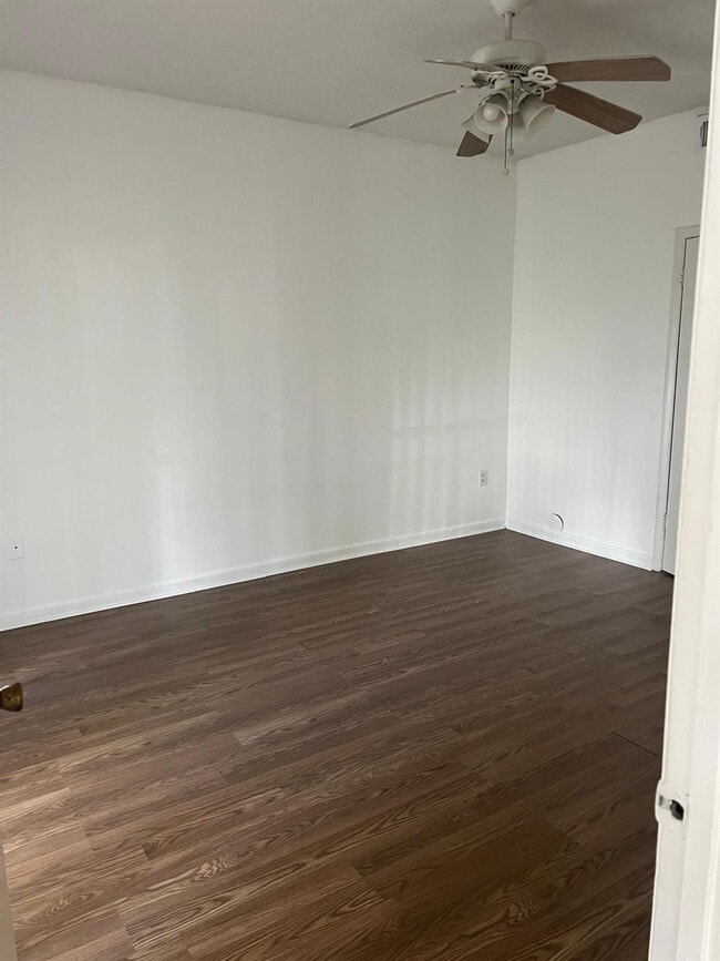 Photo - 2445 SW 18th Terrace Unidad 914