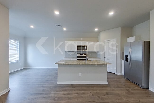 Photo - 206 Yardley Ct