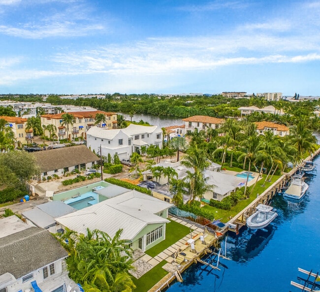 Photo - 810 Bamboo Ln