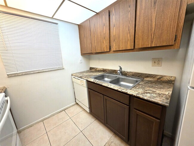 Photo - 2000 N Congress Ave Unit 402