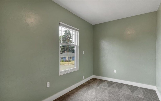 Photo - 3505 Lancaster Dr NE