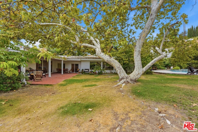 Building Photo - 4401 Nogales Dr