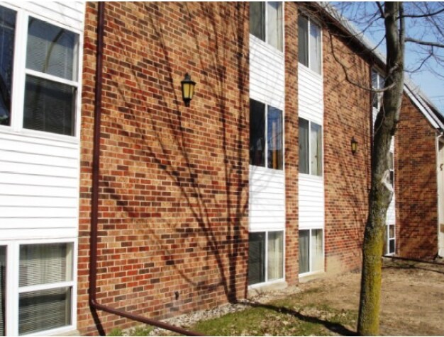 Parklane Apartments - Parklane Apartments