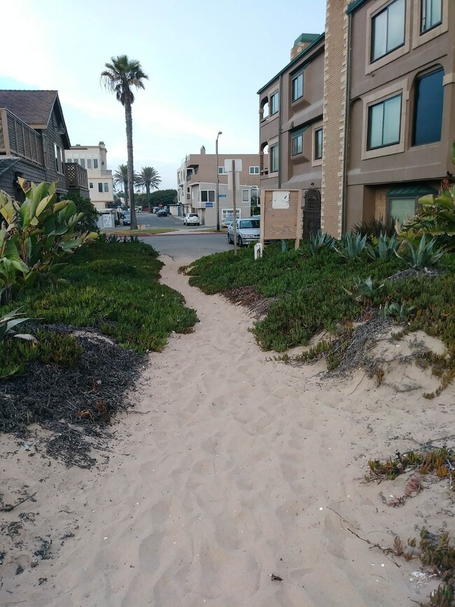 Photo - 16452 24th St Unit B