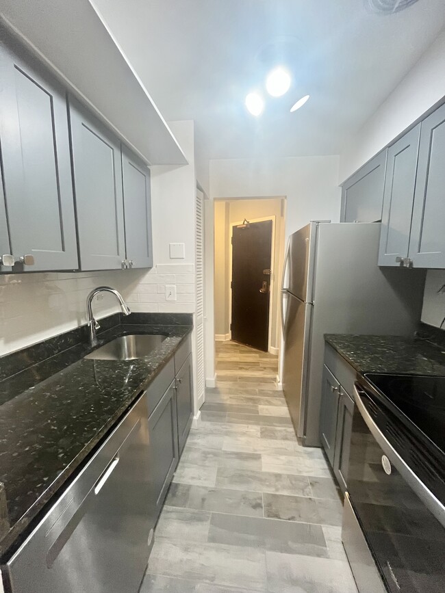 Photo - 3815 N Pine Grove Ave