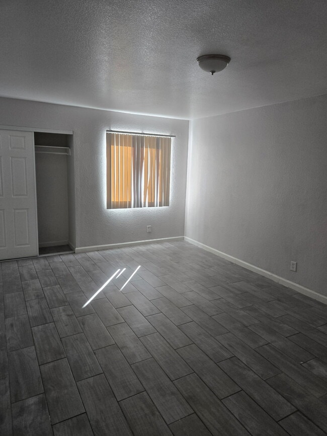 Building Photo - 33 Gold Bar Ct Unit B