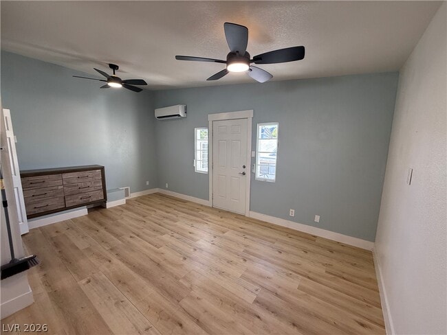 Building Photo - 659 D Unit 659