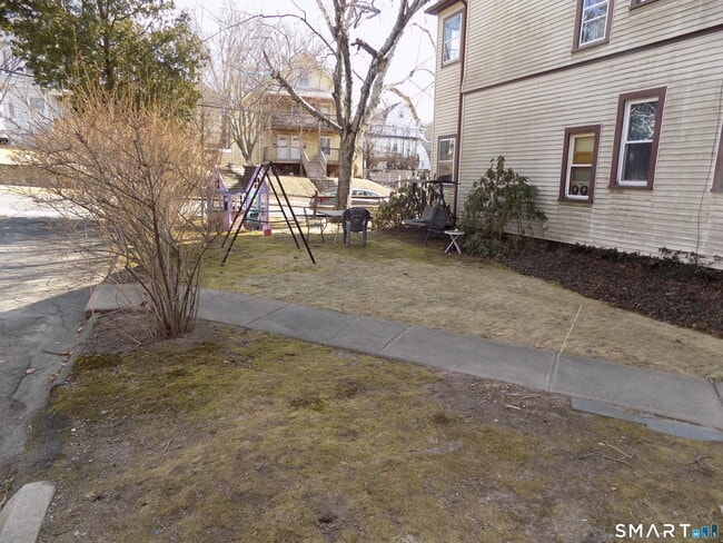 Photo - 175 Goodwin St Unidad 2nd Floor