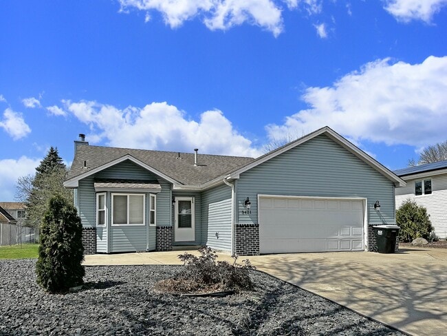 Building Photo - 3421 Placer Ave