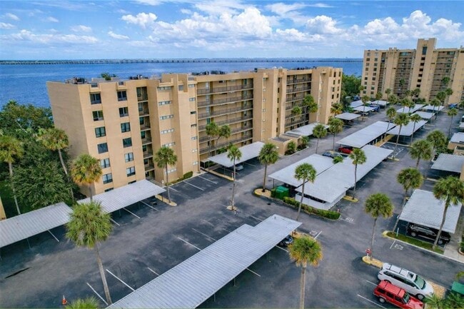 Building Photo - 2617 Cove Cay Dr Unit 301