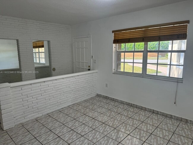 Photo - 15195 NE 2nd Ave