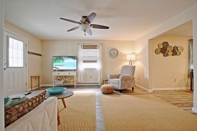 Photo - 123 S Railroad St