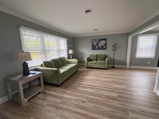 Photo - 103 N Belmont Ave