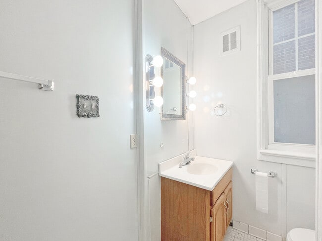 Photo - 3555 Beechwood Blvd Unit 2