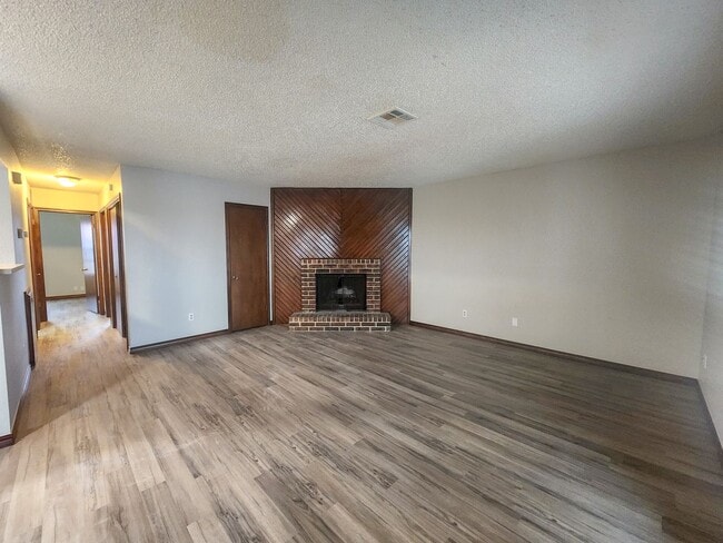 Photo - 4104 N Market Ave