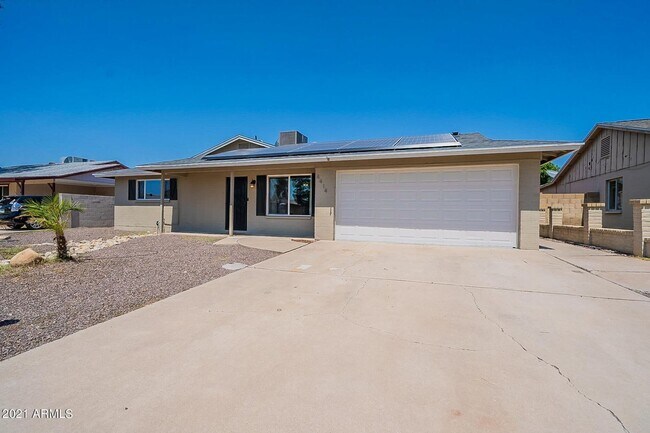 Photo - 4 bedroom home with private pool & solar