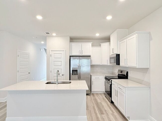 Photo - 2479 Cliff Hollow Cir