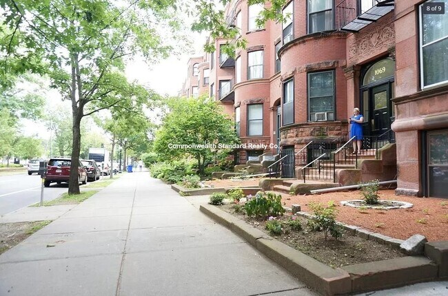 Photo - 1069 Beacon St Unit BR