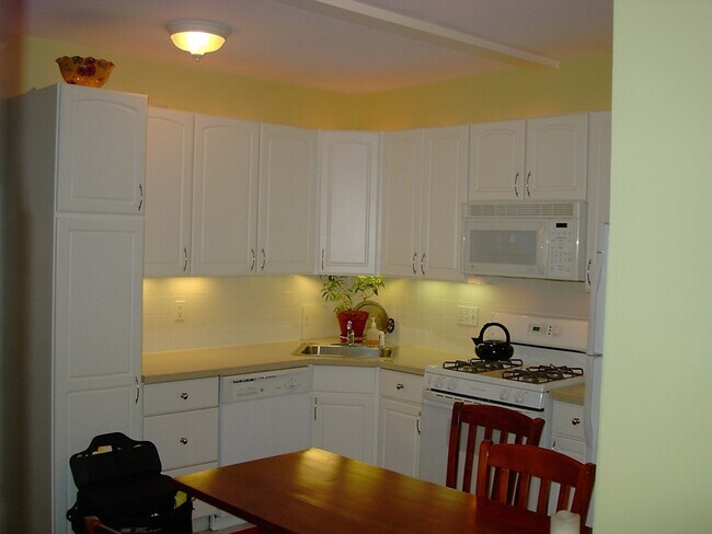 Photo - 856 Massachusetts Ave Unit 2