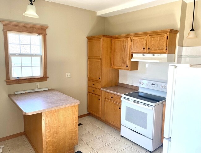 Photo - 305 8th Ave S