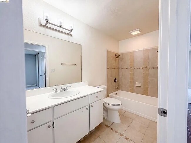 Photo - 1087 Fox Meadow Way