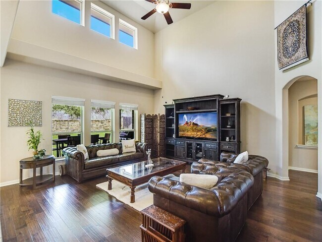 Photo - 137 Nantucket Cir