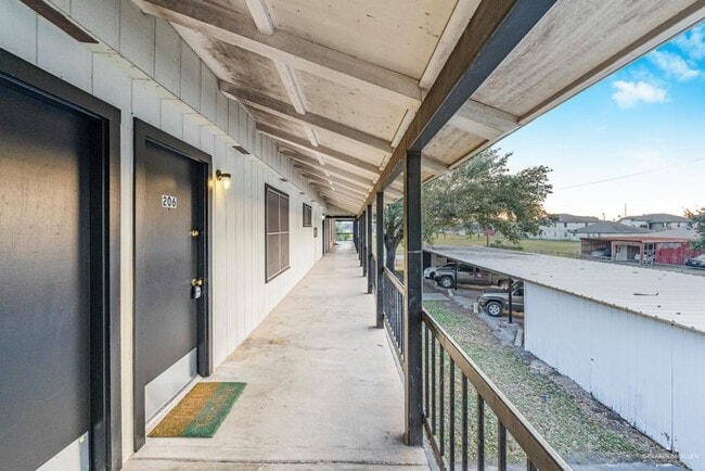 Building Photo - 13 Bridge S Ave Unit 206