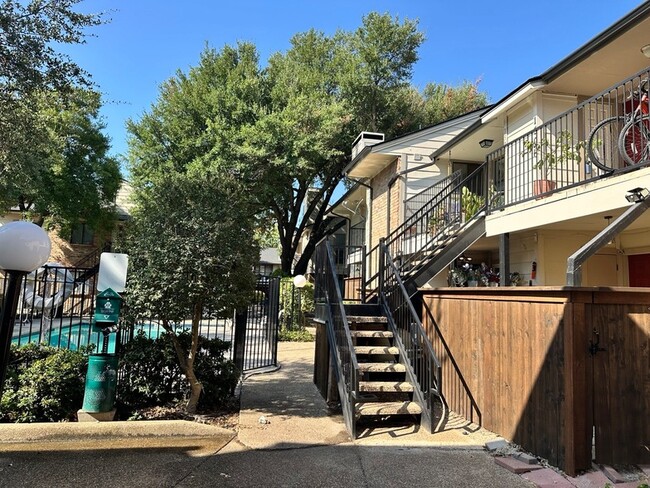 Photo - 6646 E Lovers Ln Unit 1506