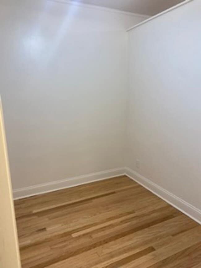 Photo - NEW Kitchen and Bath - Amazing Studio with... Unit 2C