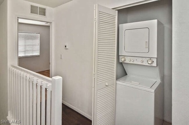Building Photo - 10100 Poppy Hill Dr Rental