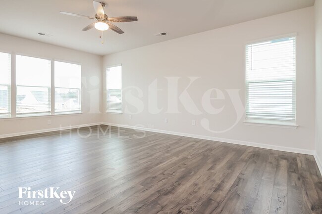 Photo - 604 Goldburn Wy