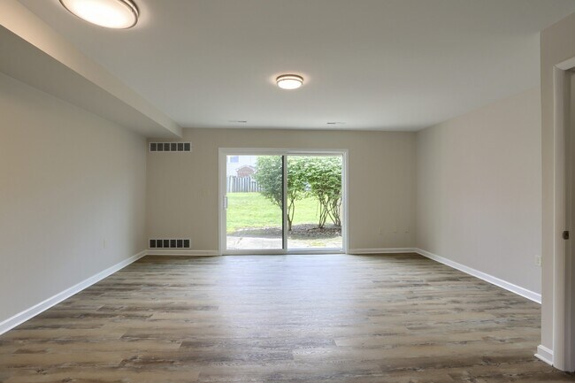 Briarcrest Gardens Townhomes & Apartments