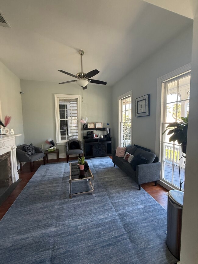 Building Photo - 302 Telfair St Rental