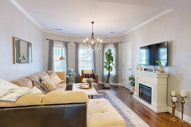 Building Photo - 38 Pearl St Unit 3