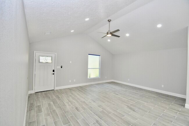 Photo - 734 Hambrick Ct