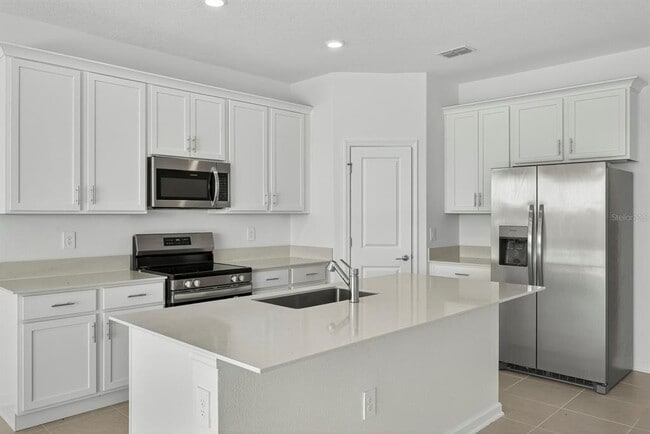 Photo - 3084 Armstrong Ave