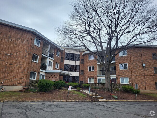 Building Photo - 124 Biruta St Unit A2 Rental