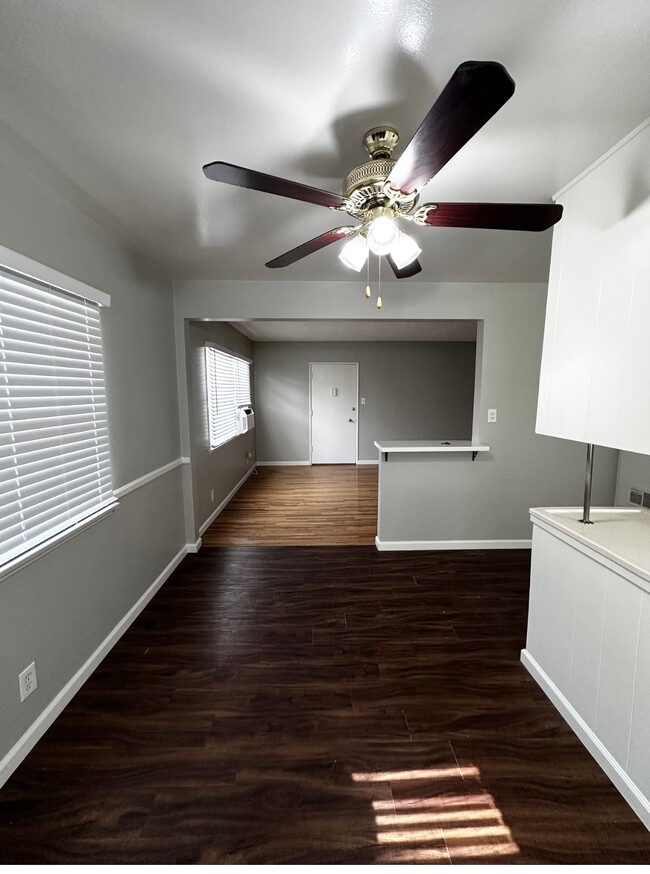 Building Photo - 4706 Vantage Ave