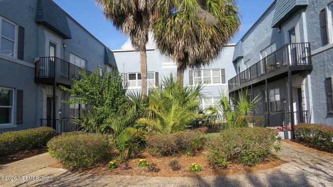 Building Photo - 1935 San Marco Blvd Unit 10