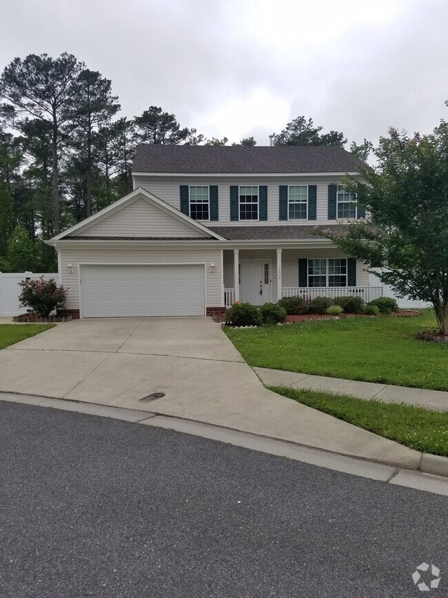 Building Photo - WELL MAINTAINED 4 BEDROOM 2.5 BATHROOM HOME