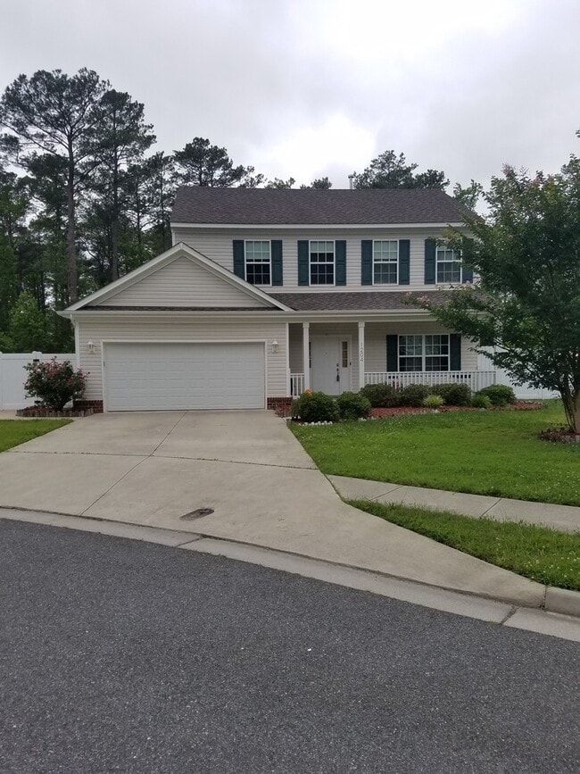 WELL MAINTAINED 4 BEDROOM 2.5 BATHROOM HOME - WELL MAINTAINED 4 BEDROOM 2.5 BATHROOM HOME