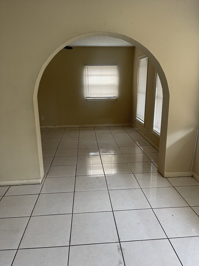 Photo - 5057 Lincoln Cir N