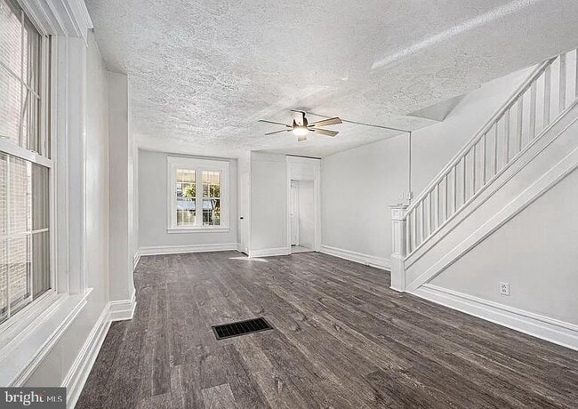 Photo - 851 South St