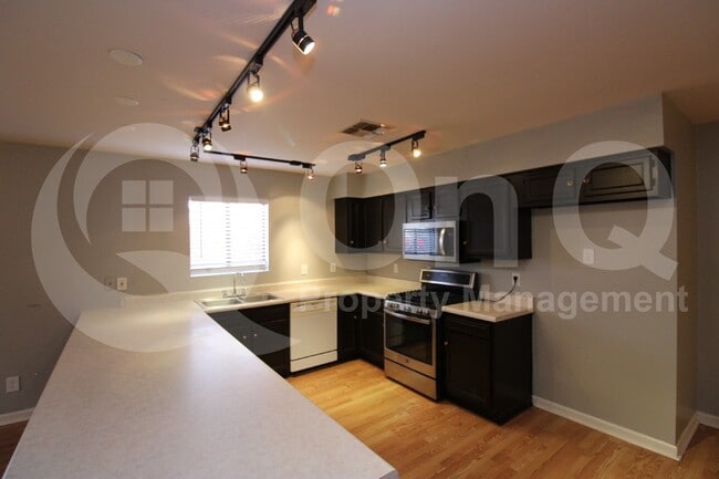 Building Photo - 8845 N 4th St Rental