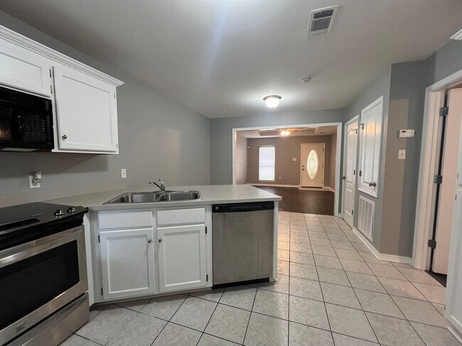 108 Brandi Ln