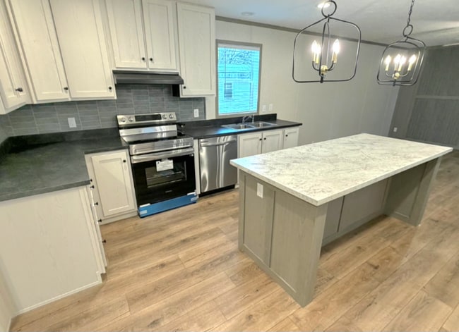 Photo - 7145 S Meridian St