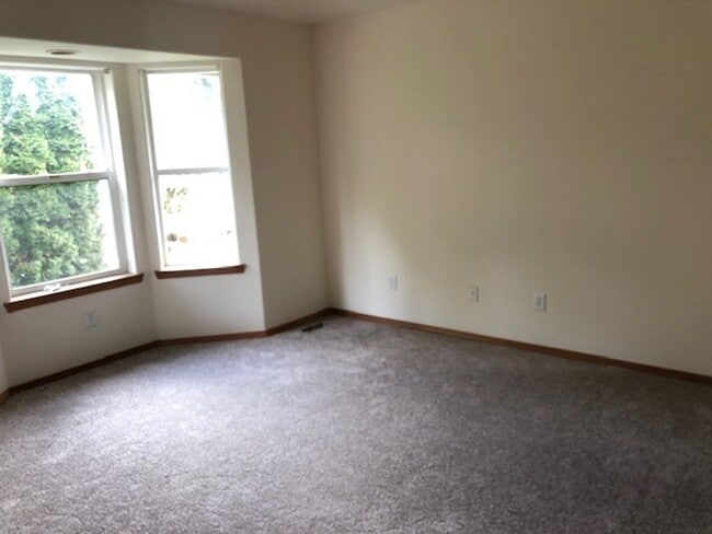 Photo - 3 bedroom 2 bath duplex in Lake Stevens!